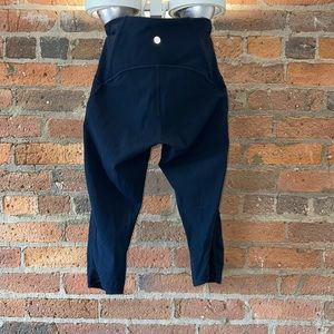 Lululemon cropped leggings size 4 17” length navy